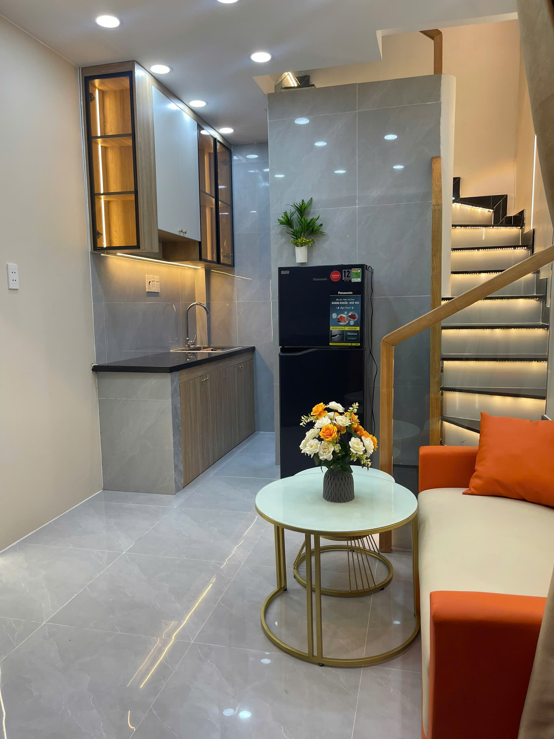 Nhỉnh 2 tỷ nhà mới đẹp phường 15 - Tân Bình - Chủ tặng full nội thất - Hẻm xe hơi trước cửa